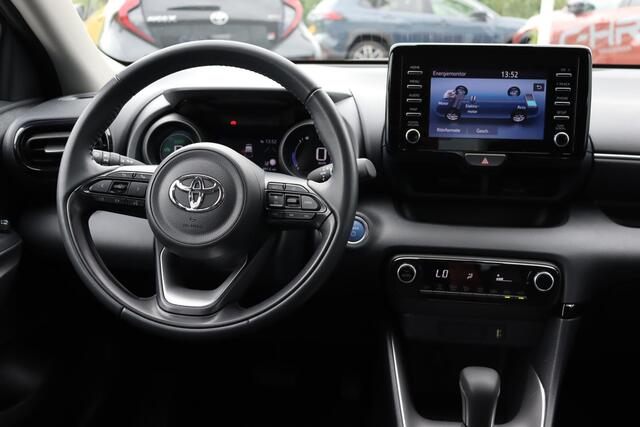 Toyota YARIS 1.5 Hybrid Dynamic, LM velgen, Keyless entry, Adaptieve cruise control, Lane assist.