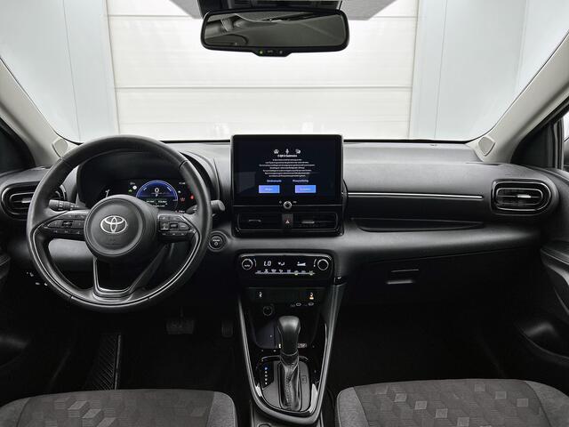Toyota YARIS 1.5 Hybrid 115 Dynamic Comfort Pack | BTW voertuig | Stoel+stuurverwarming | Dodehoek detectie | Parkeersensoren voor+achter | Draadloze telefoonlader