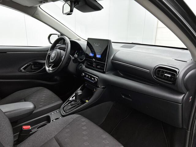 Toyota YARIS 1.5 Hybrid 115 Dynamic Comfort Pack | BTW voertuig | Stoel+stuurverwarming | Dodehoek detectie | Parkeersensoren voor+achter | Draadloze telefoonlader