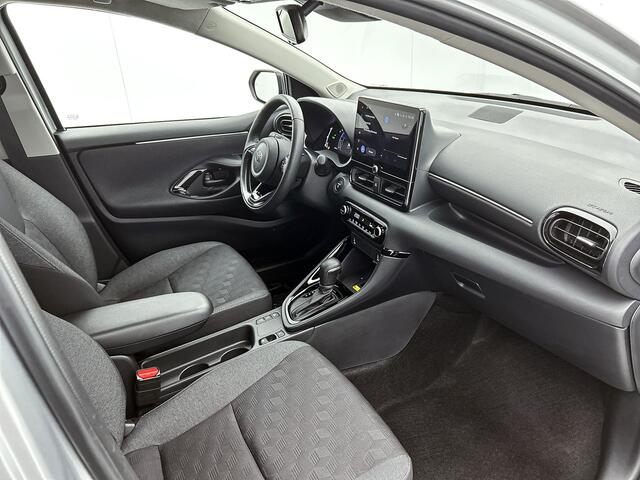Toyota YARIS 1.5 Hybrid 115 Dynamic | Parkeersensoren V+A | Stuur-Stoelverwarming | Blindspot |