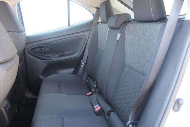 Toyota YARIS Cross 1.5 Hybrid Active Apple carplay/ android auto l All weather banden | Armsteun | Elektrisch inklapbare buitenspiegels | Climate control | Achteruitrijcamera | Verwarmbare spiege