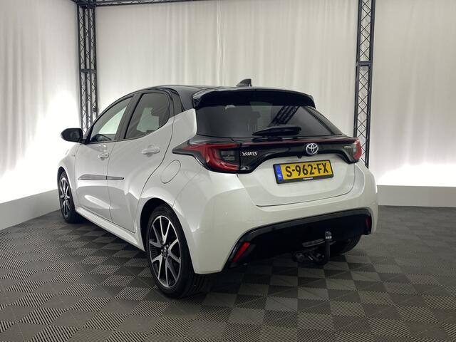 Toyota YARIS 1.5 Hybrid Dynamic Automaat | Trekhaak | CarPlay | Stoelverw. | Camera | 17'' | Parelmoer |