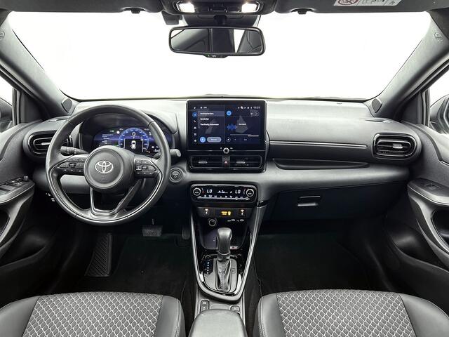 Toyota YARIS 1.5 Hybrid 130 Executive | BTW voertuig | Stoel+stuurverwarming | Dodehoek detectie | Parkeersensoren voor+achter | Apple CarPlay/Android Auto | Cruise Control Adaptive |