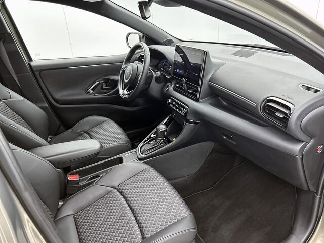 Toyota YARIS 1.5 Hybrid 130 Executive | BTW voertuig | Stoel+stuurverwarming | Dodehoek detectie | Parkeersensoren voor+achter | Apple CarPlay/Android Auto | Cruise Control Adaptive |