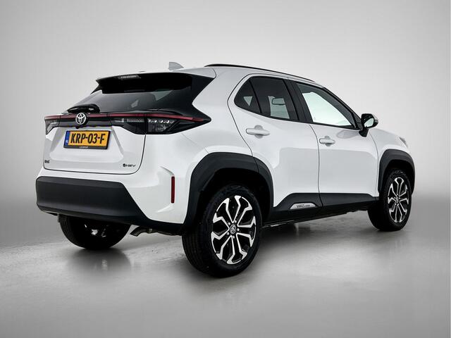 Toyota YARIS Cross 1.5 Hybrid 115 First Edition + | BTW Voertuig | Stoel+stuurverwarming | Draadloze telefoonlader | Apple CarPlay/Android Auto | Cruise Control Adaptive | Achteruitrijcamera |