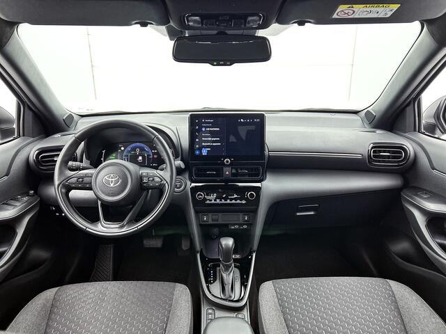 Toyota YARIS Cross 1.5 Hybrid 115 First Edition + | BTW Voertuig | Stoel+stuurverwarming | Draadloze telefoonlader | Apple CarPlay/Android Auto | Cruise Control Adaptive | Achteruitrijcamera |
