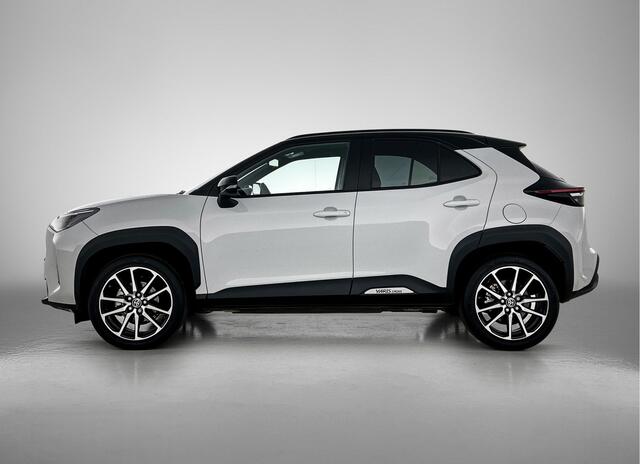 Toyota YARIS Cross 1.5 Hybrid 130 GR Sport | Head-Up Display | Dodehoek detectie | Parkeersensoren voor+achter | Trekhaak afneembaar | Stoelverwarming | Climate control | Cruise Control Adaptive | Navigatie | Apple CarPlay/Android Aut