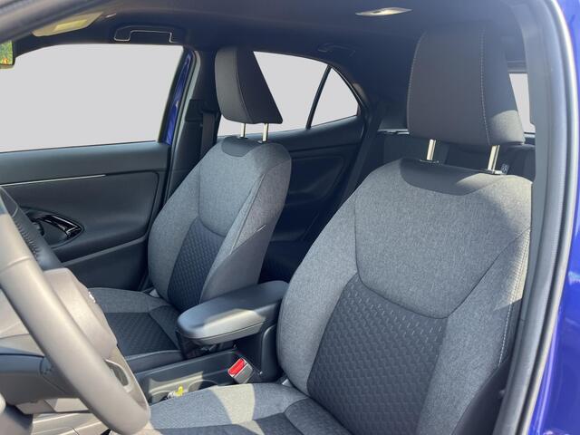 Toyota YARIS Cross 1.5 Hybrid 130 Black Edition, Safety + Winter pakket.
