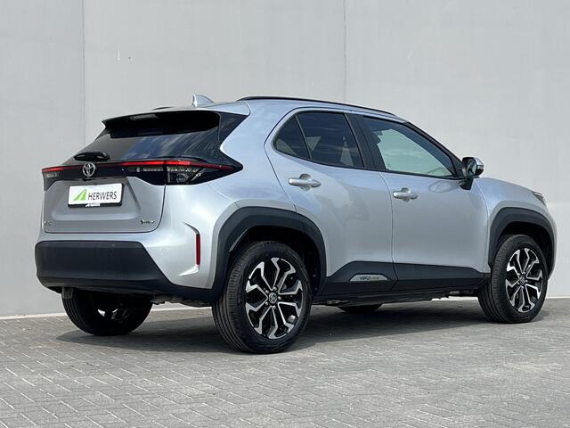 Toyota YARIS Cross 1.5 Hybrid 115 Dynamic / Dealer onderhouden / 10 jaar garantie mogelijk / Comfort Pack / Navigatie via abbo of Apple Carplay Android / Stuur-, stoel- en voorruitverwarming / Climate Control / 17" LM wielen /