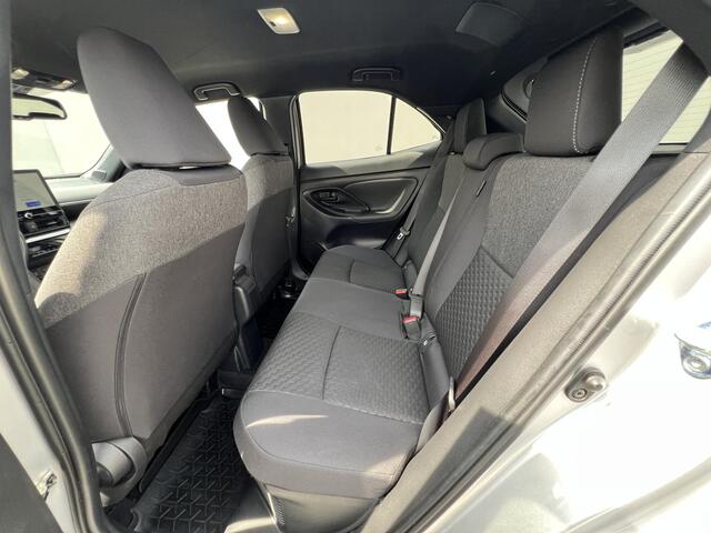 Toyota YARIS Cross 1.5 Hybrid 115 Dynamic / Dealer onderhouden / 10 jaar garantie mogelijk / Comfort Pack / Navigatie via abbo of Apple Carplay Android / Stuur-, stoel- en voorruitverwarming / Climate Control / 17" LM wielen /
