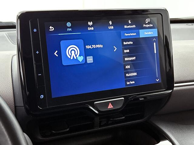Toyota YARIS Cross 1.5 Hybrid Executive | BTW voertuig | Head-Up Display | Dodehoek detectie | Stoelverwarming | Parkeersensoren voor+achter | Apple CarPlay/Android Auto | Cruise Control Adaptive |