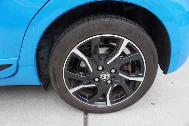 Toyota YARIS 1.5 Hybrid Bi-Tone Camera|PDC A|Pano|Key Less|Cruise|BlueTooth|