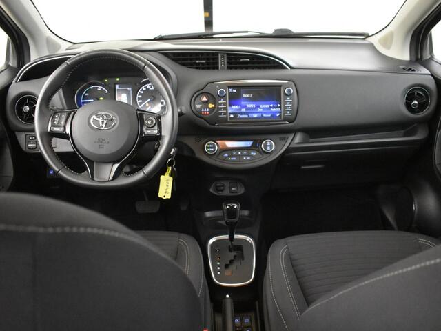 Toyota YARIS 1.5 Hybrid Design | Stoelverw. | Camera | Bluetooth |