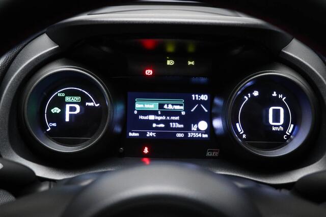 Toyota YARIS 1.5 Hybrid GR Sport | PREMIUM PACK | PANORAMADAK | HEAD UP | STUURVERWARMING