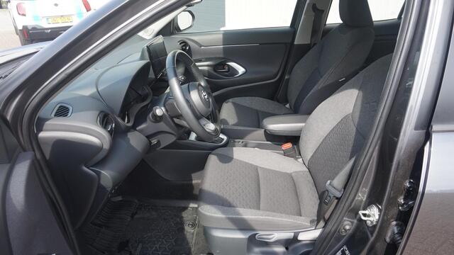 Toyota YARIS Cross 1.5 Hybrid Automaat | Trekhaak | Navigatie | Elektr. bed. Achterklep | Head-Up Display | Stoel- + Stuurverwarming