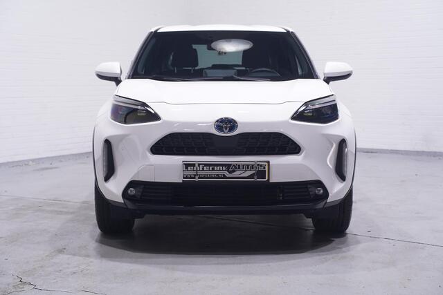Toyota YARIS Cross 1.5 Hybrid Dynamic team Deutschland Navigatie APPLE-carplay camera DAB-ontvangst PDC v+a stoel/stuurverwarming bleutooth led-verlichting grootlicht-assist lane-assist private-glas 17"-lmv