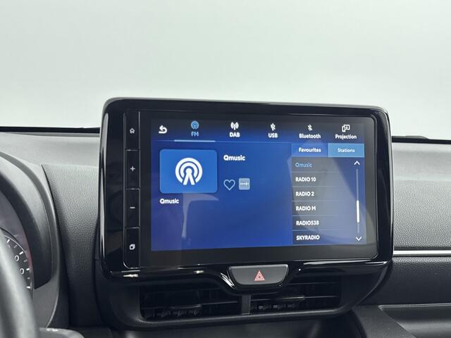 Toyota YARIS 1.5 Hybrid 115 Active Luxury | Stoelverwarming | Parkeersensoren | Apple Carplay-Android Auto |