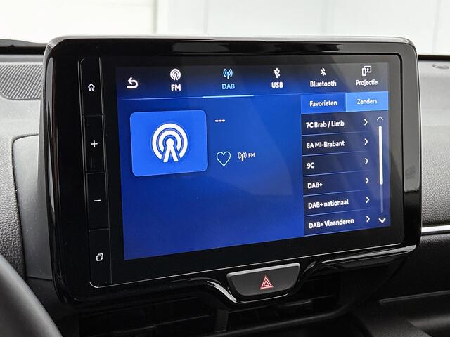 Toyota YARIS 1.5 Hybrid 115 First Edition Comfort Pack | BTW voertuig | Dodehoek detectie | Stoel+stuurverwarming | Parkeersensoren voor+achter | Draadloze telefoonlader | Cruise Control Adaptive | Apple CarPlay/Android Auto |