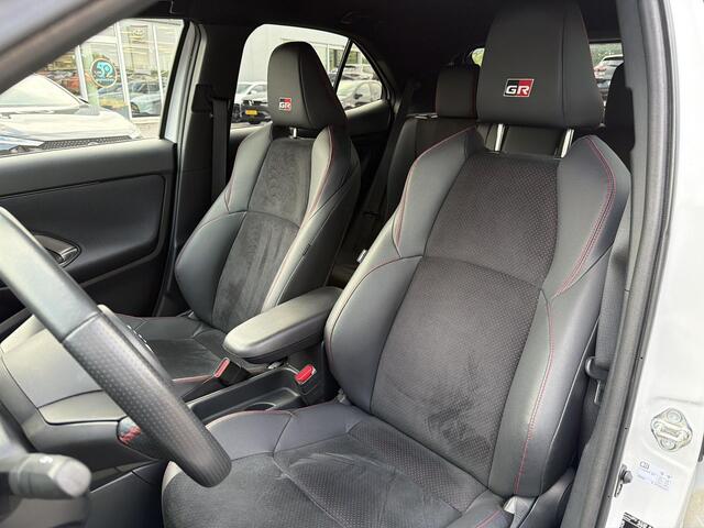 Toyota YARIS Cross 1.5 Hybrid GR Sport | Navigatie | Head up Display |