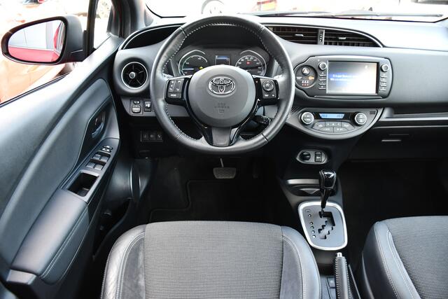 Toyota YARIS 1.5 Hybrid Executive Automaat 100pk | Cruise control | Keyless | Achteruitrijcamera | Dealer-onderhouden |