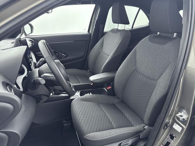Toyota YARIS Cross 1.5 Hybrid 115 Dynamic | Voorruit-Stuur-Stoelverwarming | Parkeersensoren V+A | Onderweg-naar-dealer