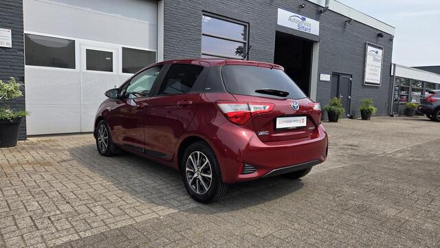 Toyota YARIS 1.5 Hybrid Y20 | BLUETOOTH | DEALER ONDERHOUDEN | LAVA RED