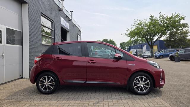 Toyota YARIS 1.5 Hybrid Y20 | BLUETOOTH | DEALER ONDERHOUDEN | LAVA RED