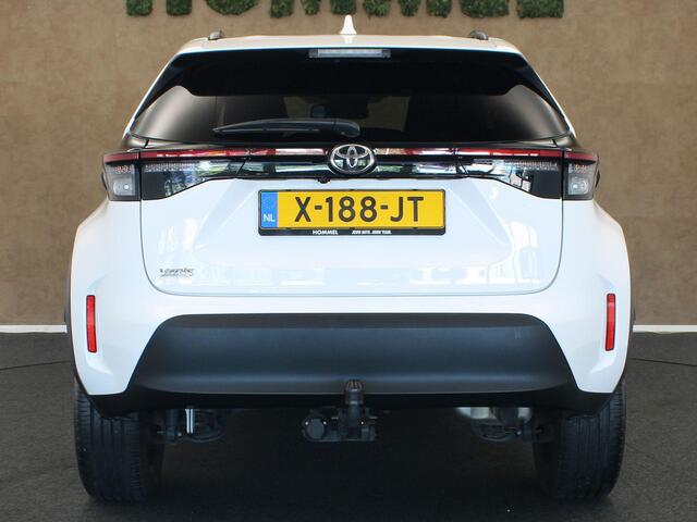Toyota YARIS Cross 1.5 VVT-I Dynamic - ORIGINEEL NEDERLANDSE AUTO- AFKOMSTIG VAN 1E EIGENAAR - AFNEEMBARE TREKHAAK - 1350 KG TREKGEWICHT !!! - KEYLESS ENTRY/ START - ARMSTEUN VOOR - LICHT EN REGENSENSOR - AIRCO - ADAPTIEVE CRUISE CONTROL