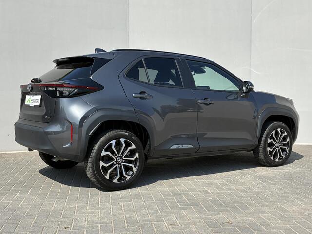 Toyota YARIS Cross 1.5 Hybrid 115 Dynamic / Dealer onderhouden / 10 jaar garantie mogelijk / Comfort Pack / Navigatie d.m.v. Apple Carplay/Android Auto / Stuur-, stoel- en voorruitverwarming / Climate Control / 17" LM wielen /