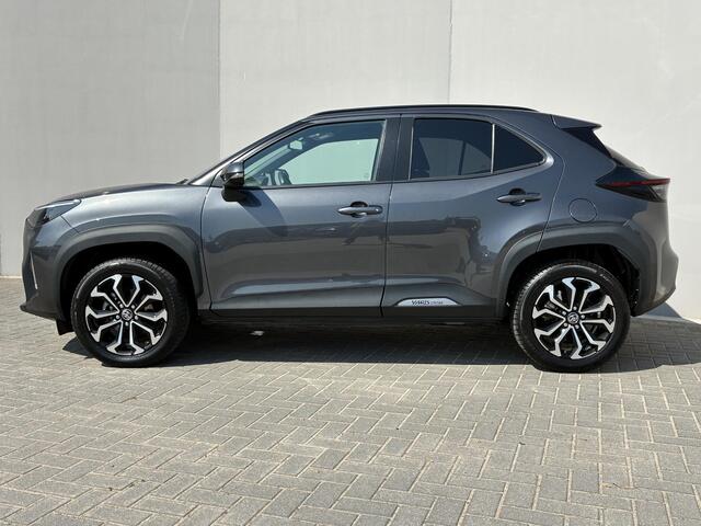 Toyota YARIS Cross 1.5 Hybrid 115 Dynamic / Dealer onderhouden / 10 jaar garantie mogelijk / Comfort Pack / Navigatie d.m.v. Apple Carplay/Android Auto / Stuur-, stoel- en voorruitverwarming / Climate Control / 17" LM wielen /