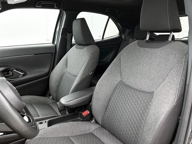 Toyota YARIS Cross 1.5 Hybrid 115 First Edition | Voorruit-Stuur-Stoelverwarming | Parkeersensoren V+A | Onderweg-naar-dealer