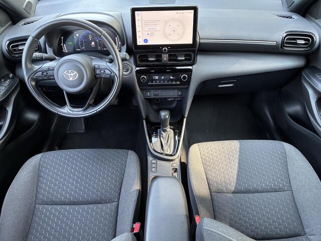 Toyota YARIS Cross 1.5 Hybrid 115 Dynamic / Dealer onderhouden / 10 jaar garantie mogelijk / Comfort Pack / Navigatie d.m.v. Apple Carplay/Android Auto / Stuur-, stoel- en voorruitverwarming / Climate Control / 17" LM wielen /