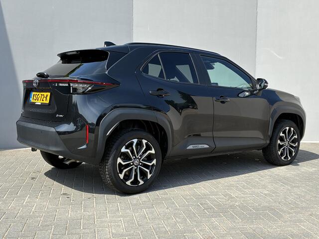 Toyota YARIS Cross 1.5 Hybrid 115 Dynamic / Dealer onderhouden / 10 jaar garantie mogelijk / Comfort Pack / Navigatie d.m.v. Apple Carplay/Android Auto / Stuur-, stoel- en voorruitverwarming / Climate Control / 17" LM wielen /