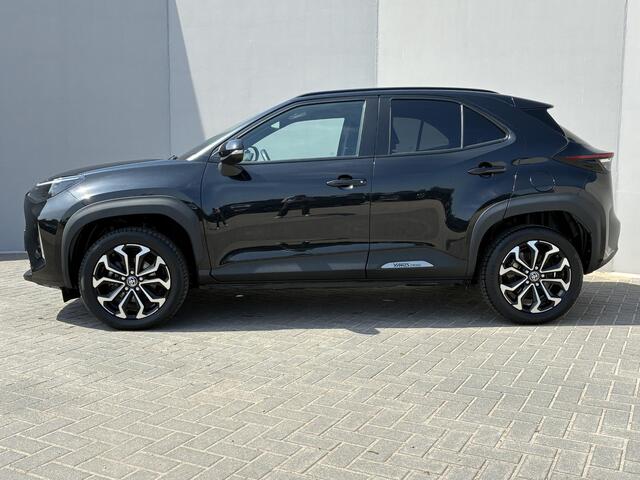 Toyota YARIS Cross 1.5 Hybrid 115 Dynamic / Dealer onderhouden / 10 jaar garantie mogelijk / Comfort Pack / Navigatie d.m.v. Apple Carplay/Android Auto / Stuur-, stoel- en voorruitverwarming / Climate Control / 17" LM wielen /