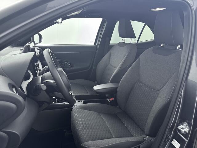 Toyota YARIS Cross 1.5 Hybrid 115 Dynamic | Voorruit-Stuur-Stoelverwarming | Parkeersensoren V+A | Onderweg-naar-dealer