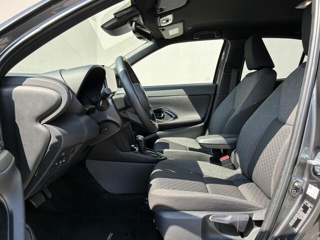 Toyota YARIS Cross 1.5 Hybrid 115 Dynamic / Dealer onderhouden / 10 jaar garantie mogelijk / Comfort Pack / Navigatie d.m.v. Apple Carplay/Android Auto / Stuur-, stoel- en voorruitverwarming / Climate Control / 17" LM wielen /
