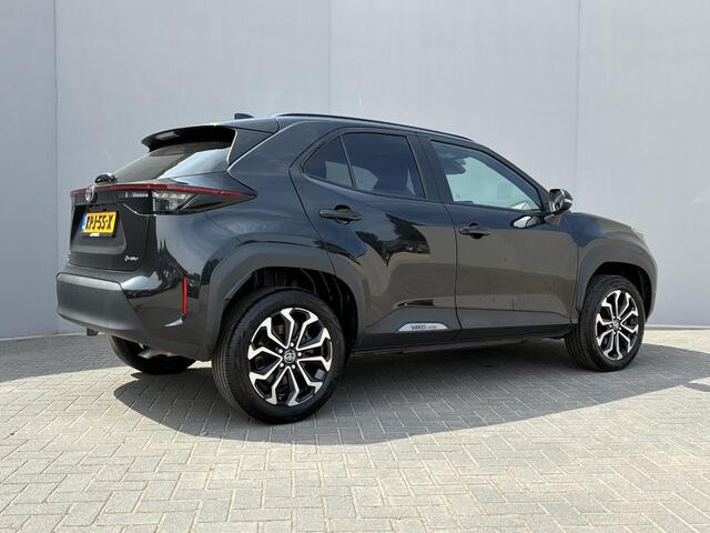 Toyota YARIS Cross 1.5 Hybrid 115 Dynamic / Dealer onderhouden / 10 jaar garantie mogelijk / Comfort Pack / Navigatie d.m.v. Apple Carplay/Android Auto / Stuur-, stoel- en voorruitverwarming / Climate Control / 17" LM wielen /