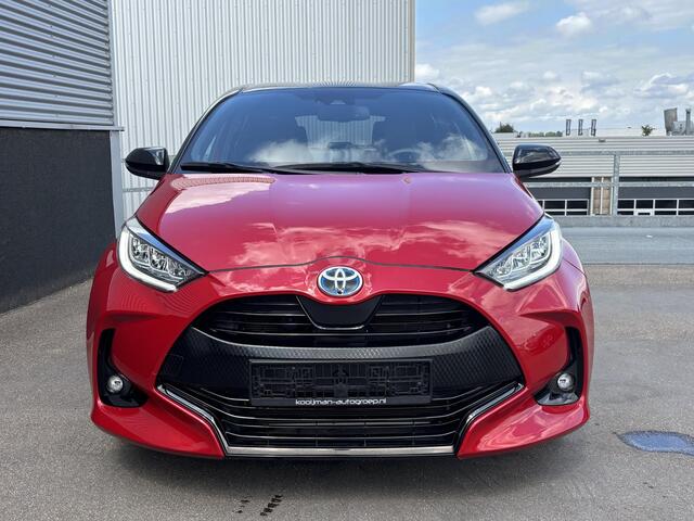 Toyota YARIS 1.5 Hybrid Dynamic edition Bi-tone zwart dak, leder, LED, Smart Key, Lichtmetalen velgen, Privacy glass, draadloze telefoonlader, elektr. buitenspiegels, navigatie Apple CarPlay/Android Auto