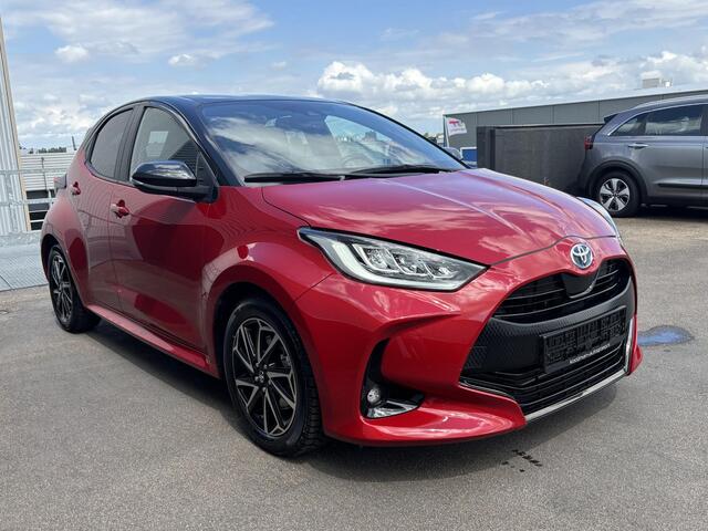 Toyota YARIS 1.5 Hybrid Dynamic edition Bi-tone zwart dak, leder, LED, Smart Key, Lichtmetalen velgen, Privacy glass, draadloze telefoonlader, elektr. buitenspiegels, navigatie Apple CarPlay/Android Auto