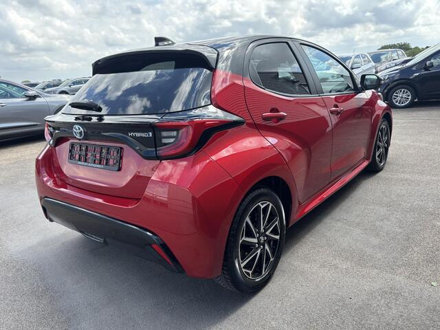 Toyota YARIS 1.5 Hybrid Dynamic edition Bi-tone zwart dak, leder, LED, Smart Key, Lichtmetalen velgen, Privacy glass, draadloze telefoonlader, elektr. buitenspiegels, navigatie Apple CarPlay/Android Auto