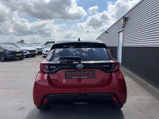 Toyota YARIS 1.5 Hybrid Dynamic edition Bi-tone zwart dak, leder, LED, Smart Key, Lichtmetalen velgen, Privacy glass, draadloze telefoonlader, elektr. buitenspiegels, navigatie Apple CarPlay/Android Auto
