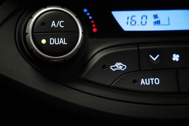 Toyota YARIS 1.5 Hybrid Active | DEALER ONDERHOUDEN | AUTOMAAT | CLIMA | CAMERA