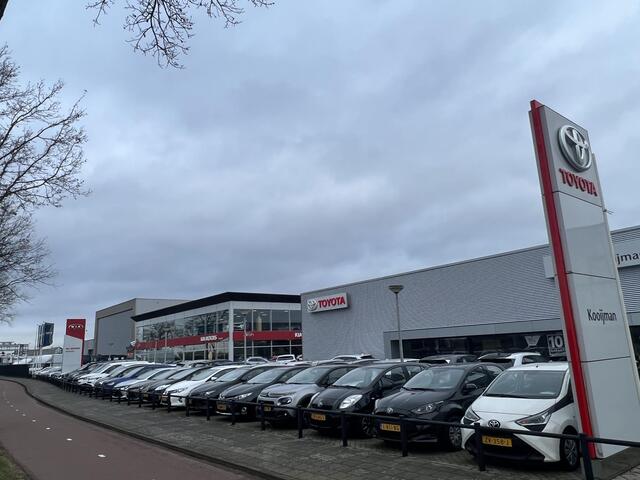 Toyota YARIS 1.5 Hybrid 115 Dynamic Nieuwe Yaris 2026 inclusief Voorraad Voordeel 4.095,- Complete uitvoering Incl. o.a.: Apple Carplay / Android Auto, LM velgen, Climate control, Adaptive Cruise Control