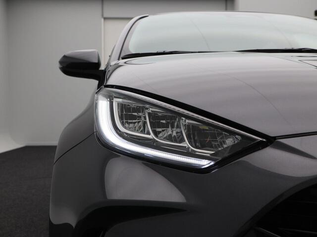 Toyota YARIS 1.5 Hybrid 115 Dynamic | Stoelverwarming | Camera | Adaptive Cruise | Climatronic | CarPlay | 18 Inch | 4.621 Km !!