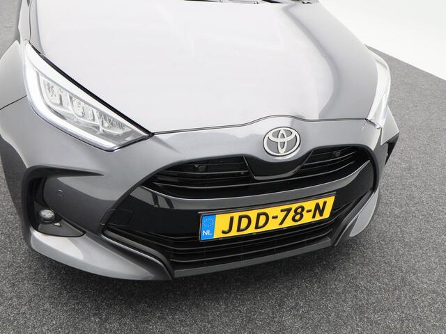 Toyota YARIS 1.5 Hybrid 115 Dynamic | Stoelverwarming | Camera | Adaptive Cruise | Climatronic | CarPlay | 18 Inch | 4.621 Km !!