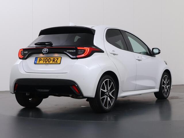 Toyota YARIS 1.5 Hybrid Executive | Panoramadak | Stoel/Stuurverwarming | JBL | Cruise Control Adaptief | Parkeercamera | Navigatie |
