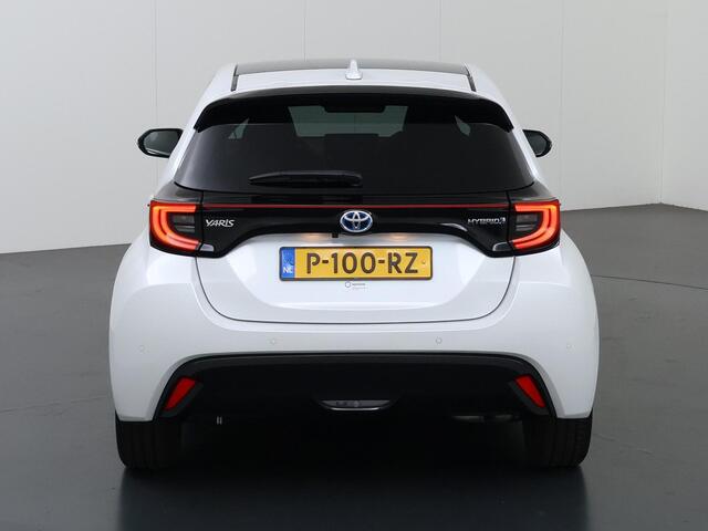 Toyota YARIS 1.5 Hybrid Executive | Panoramadak | Stoel/Stuurverwarming | JBL | Cruise Control Adaptief | Parkeercamera | Navigatie |