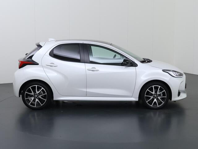 Toyota YARIS 1.5 Hybrid Executive | Panoramadak | Stoel/Stuurverwarming | JBL | Cruise Control Adaptief | Parkeercamera | Navigatie |