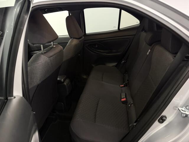 Toyota YARIS Cross 1.5 Hybrid 130 Executive Camera, Navi, Stoelverwarming/Koeling, Keyless start, Rijstrook correctie, Cruise control adaptief, EV mode, Lichtmetalen velgen, 3 jaar garantie