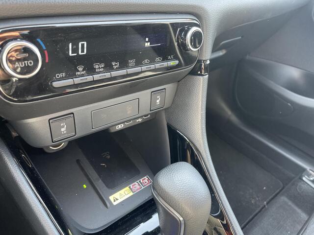 Toyota YARIS 1.5 Hybrid 115 Dynamic | Stuur & Stoel Verwarming | Parkeersensoren | Adaptieve Cruise Control | BSM